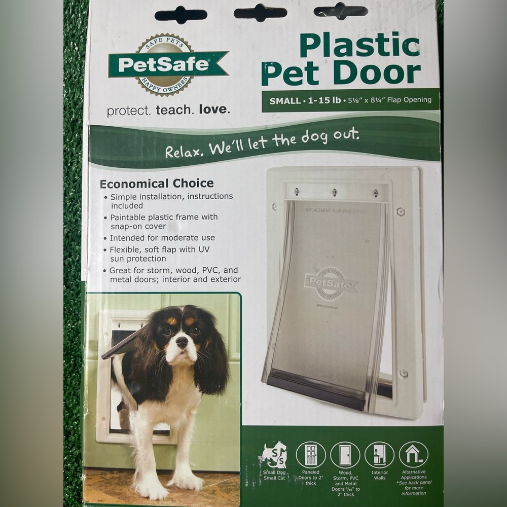 PetSafe Premium Plastic Pet Door White Small PPA00-10958 Doggie Door Puppy